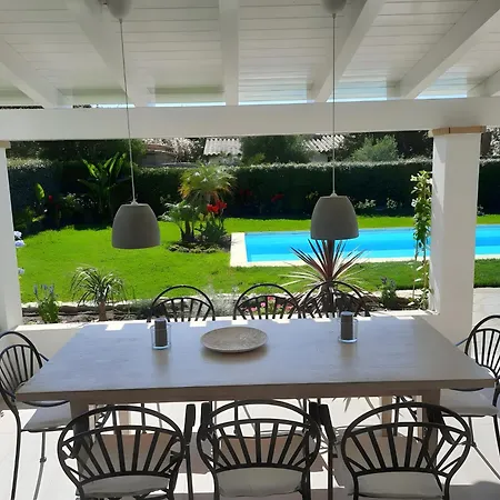 Villa Bua *